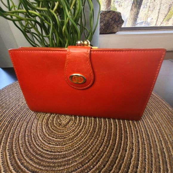 Gucci Vintage Kisslock Wallet GUC
